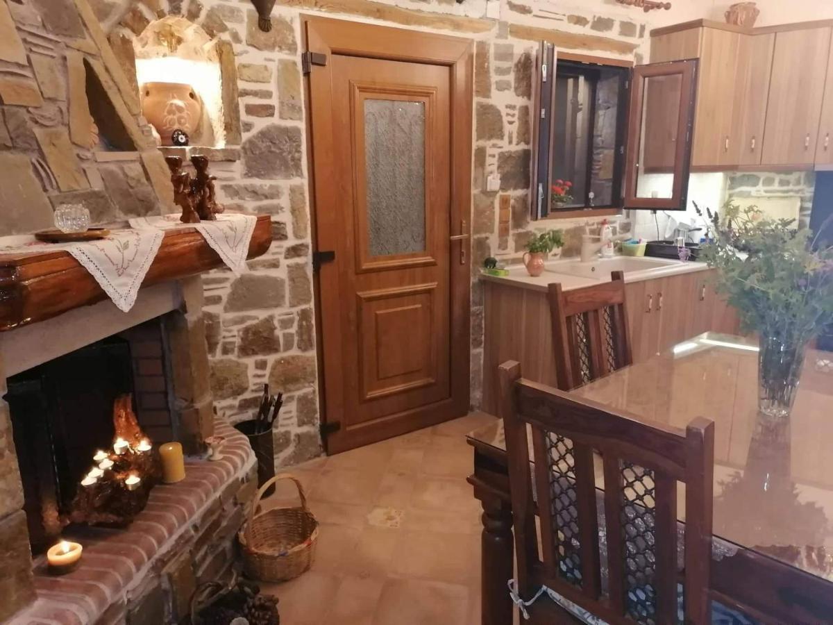 Traditional House In Androni Мирина Екстериор снимка