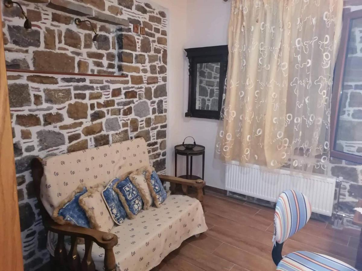 Traditional House In Androni Мирина Екстериор снимка